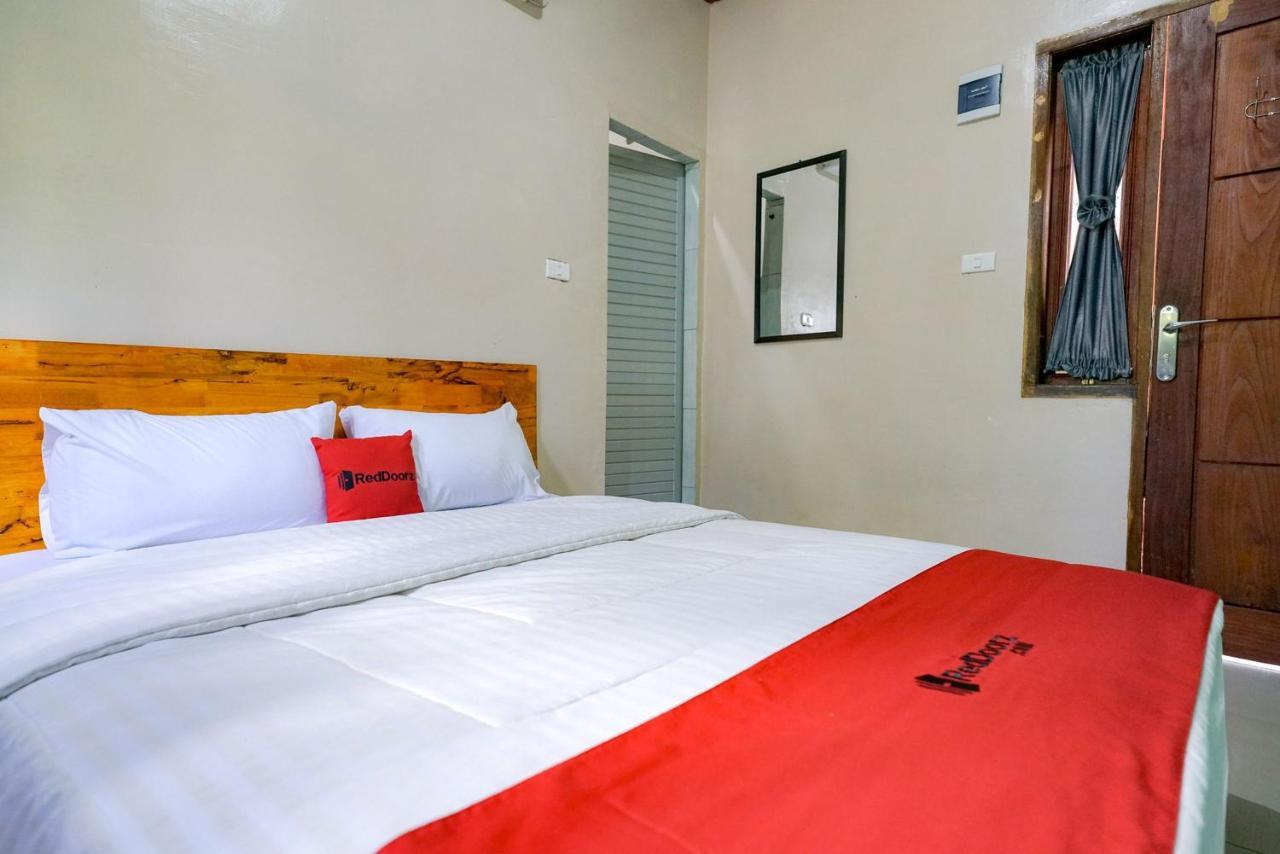 Reddoorz Syariah Near Bukit Teletubbies Padangsidempuan Hotel Exterior photo